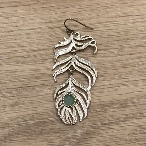 Kendra Scott feather earring (single)